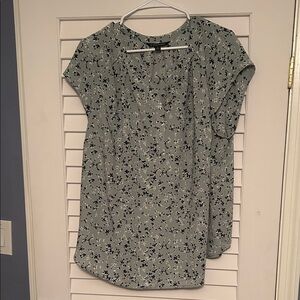 41 Hawthorn light green Floral Blouse